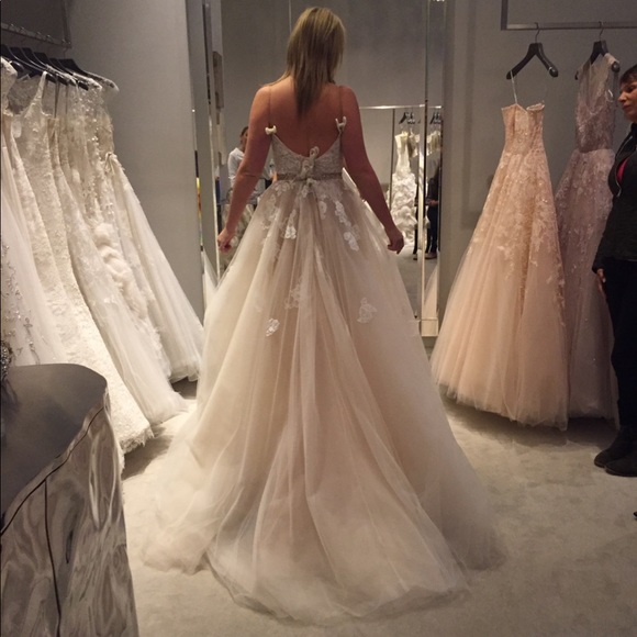 Monique Lhuillier Embroidered wedding dress - Picture 4 of 7